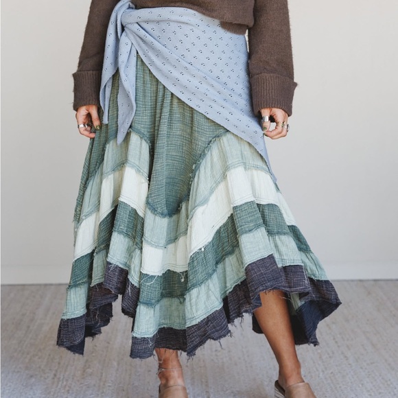 *FINAL SALE THRU 1/30* Oli & Hali Bohemia Bloom Skirt w/ pockets! NWOT - Picture 2 of 3